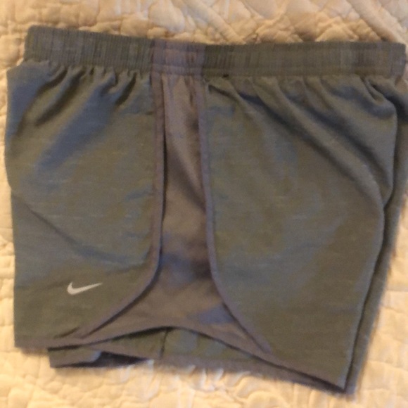 Children’s size Large Nike DRI-FIT gray running shorts - Picture 5 of 11